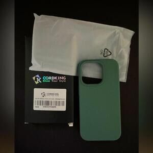 Cordking iPhone 14 Pro midnight grreen silicone case NWT